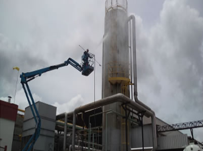 Serviço industrial em altura